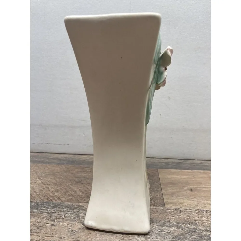 Vintage McCoy  Blossomtime  flower vase.‎ (Chipped Flower)